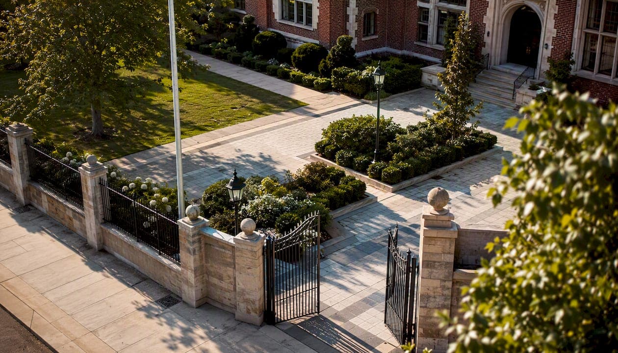 School District Factors That Define Upscale Neighborhoods