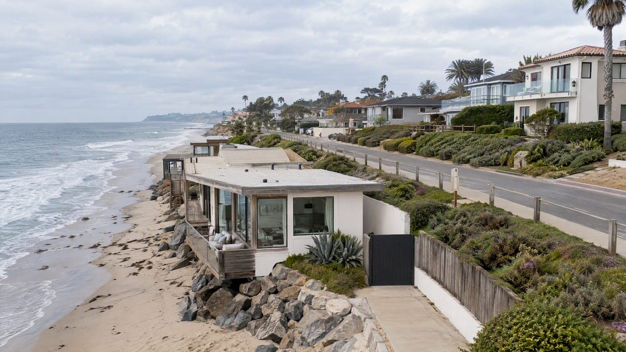 Oceanfront vs. Ocean View: What Buyers Should Know